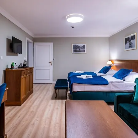 Ksiaz Hotel 3*
