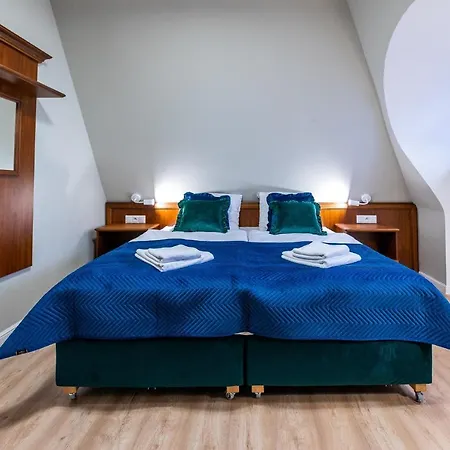 Ksiaz Hotel 3*