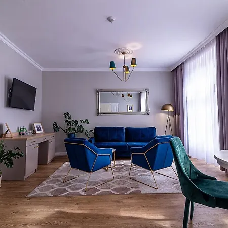 Ksiaz 3* فاوبجه