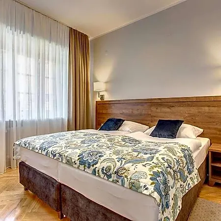 Książ Hotel 3*