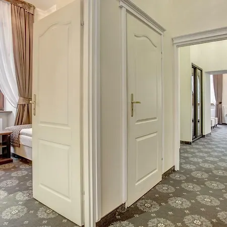 Ksiaz Hotel 3*