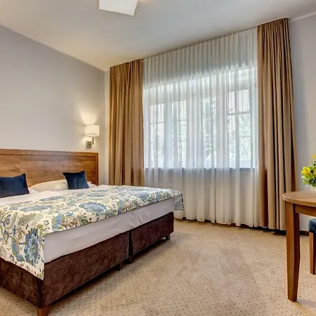 Hotel Ksiaz 3*